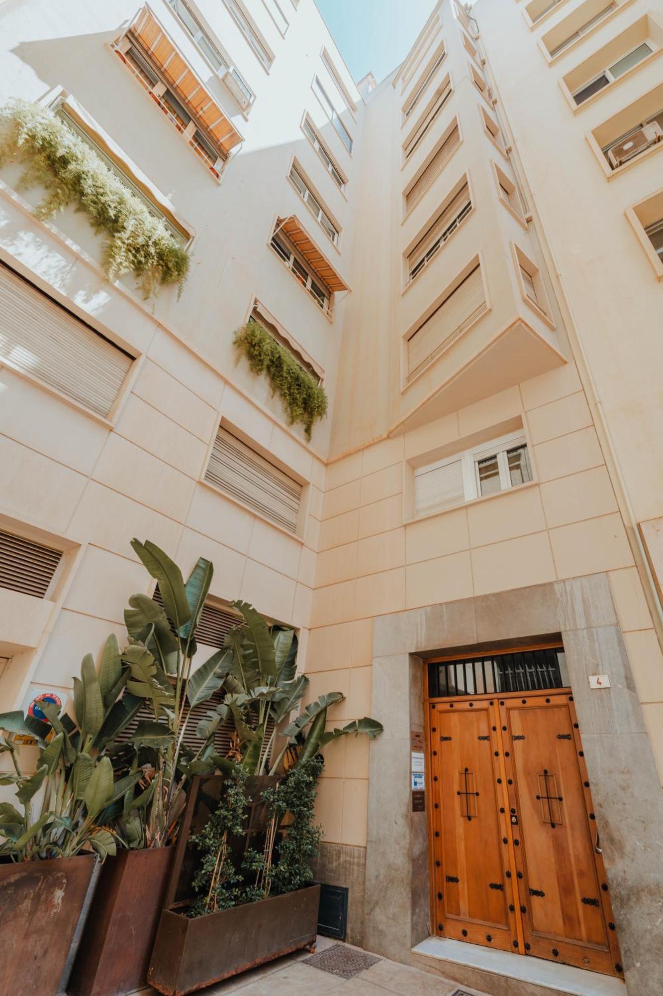 Gran Apartamento De 3 Habitaciones Junto A La Catedral مالقة المظهر الخارجي الصورة
